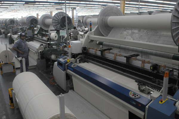 Preocupa a sectores la crisis de la industria textil