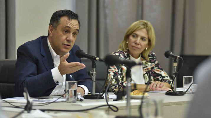 Ministro de Educación de la Nación Alejandro Finocchiaro y la Secretaria de Evaluación Educativa Elena Duro