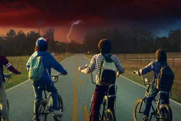 Un monstruo de la sombra amenaza a un grupo de nintildeos