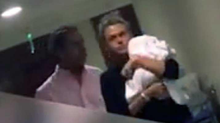 Primeras imaacutegenes de la hija de Daniel Scioli y Gisela Berger