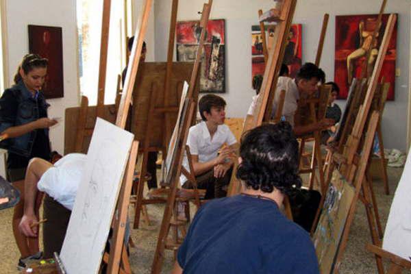 Se encuentra abierta la inscripcioacuten para el  Programa de Capacitacioacuten en Artes Visuales 