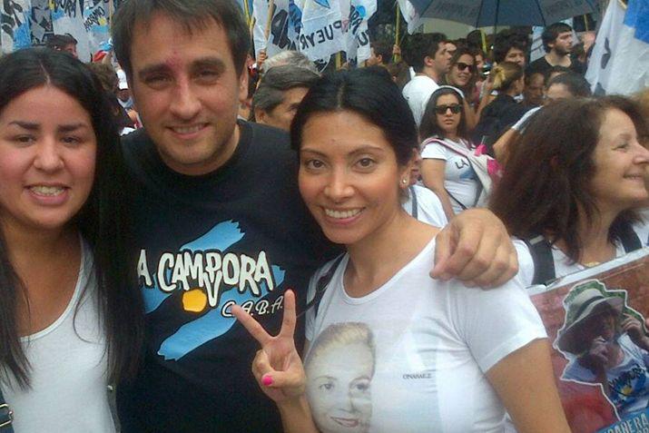 Claudia Santilln a la derecha de Juan Cabandié en un acto de La Cmpora