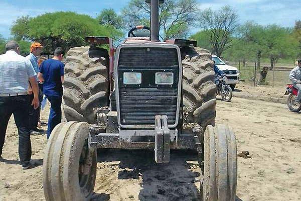 Murioacute aplastado por acoplado de tractor al mando del hijo de un comisiona