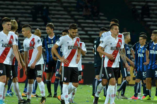 Talleres se floreoacute ante un River Plate alternativo  