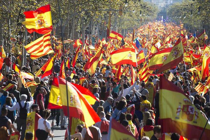 Una multitud marchó en Barcelona por la unidad de España