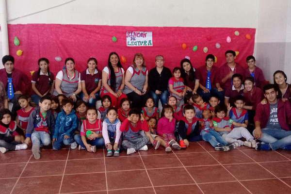 Un original proyecto educativo tuvo lugar en el secundario de Estacioacuten Simbolar 