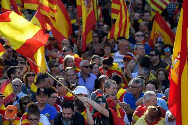 Una multitud se pronuncioacute a favor de la convivencia democraacutetica