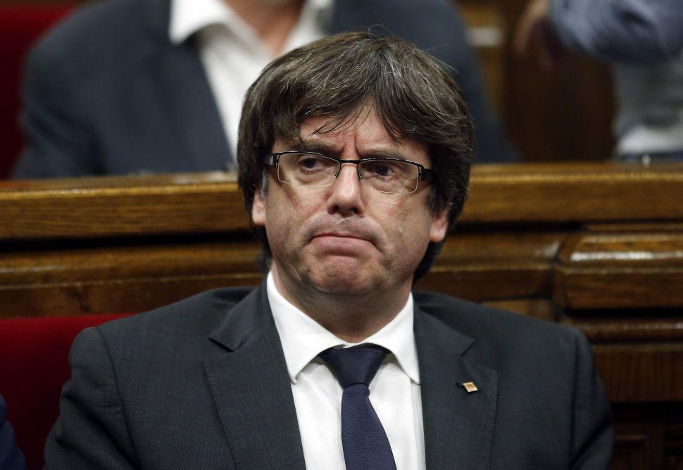 Denuncian a Carles Puigdemont por rebelioacuten y sedicioacuten