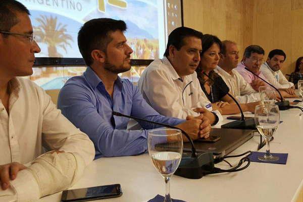 Incentivan a que maacutes turistas recorran el norte argentino