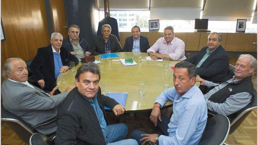 La rebaja de contribuciones patronales alcanzaraacute a todas las empresas y seraacute ajustable por inflacioacuten