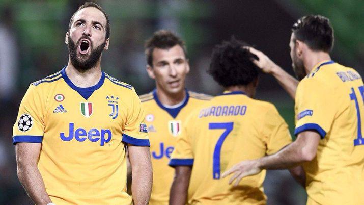 VIDEO Con un gol de Higuaiacuten empatoacute la Juventus como visitante