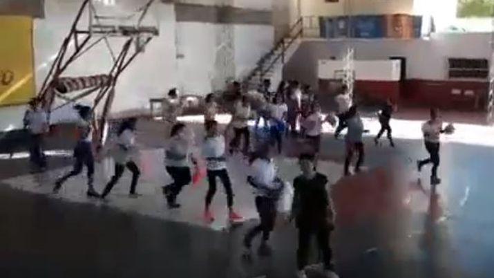 Alumnas de la Escuela de Manualidades se preparan para el Maratoacuten