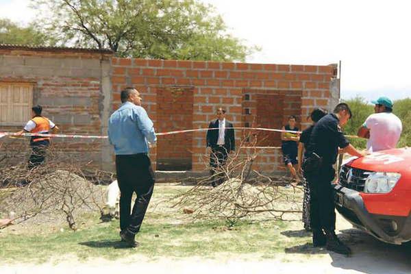 En supuesto intento de suicidio una mujer se disparoacute en la cabeza
