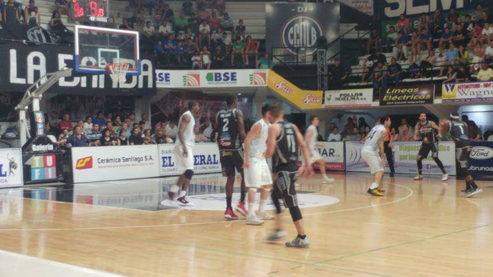 Oliacutempico pisoacute fuerte de local y le ganoacute a La Unioacuten de Formosa