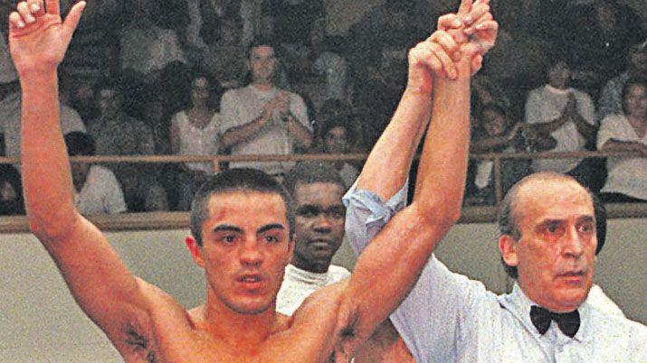 El ldquoCirujanordquo Morales conserva todos los recortes de su eacutepoca dorada