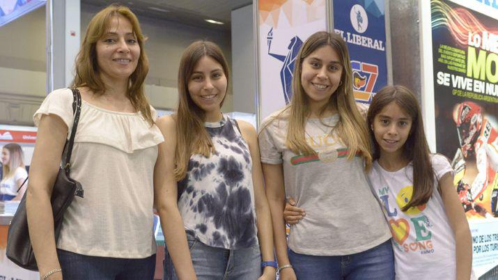 La 8ordf Feria Provincial del Libro en imaacutegenes