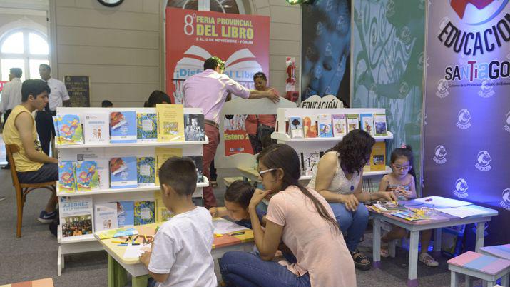 La 8ordf Feria Provincial del Libro en imaacutegenes