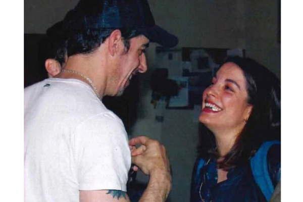 La novia de Lamothe se toma con humor su explosioacuten mediaacutetica