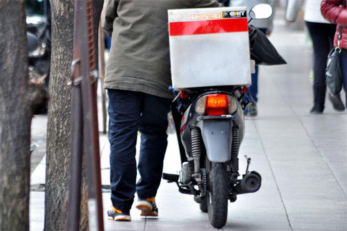 Se acentuacutean controles a cadeteriacuteas santiaguentildeas