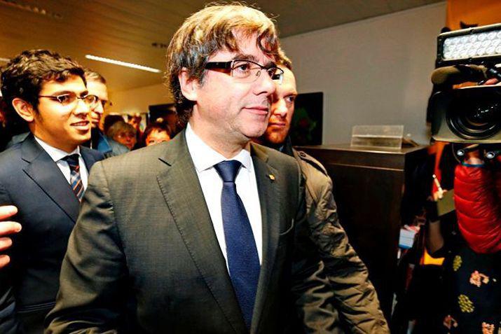 Carles Puigdemont es acusado de rebelión sedición malversación de fondos p�blicos prevaricación y desobediencia