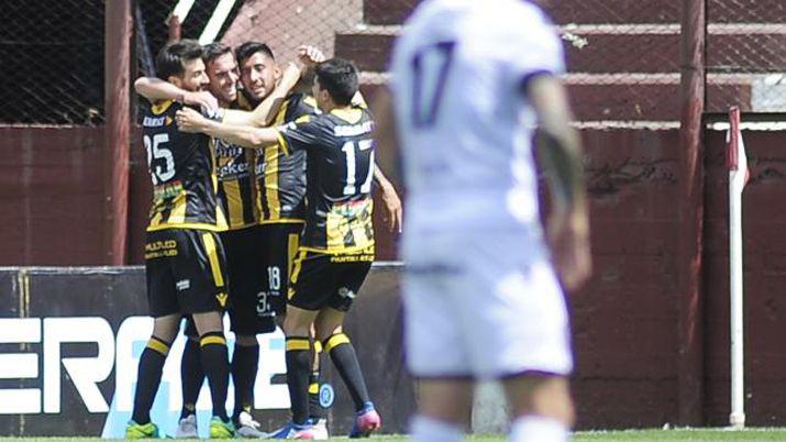 Olimpo aprovechoacute que Lanuacutes tiene la cabeza en otra cosa