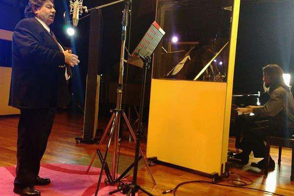 Iacutentimo un documental de Aacutelvarez Quiroga