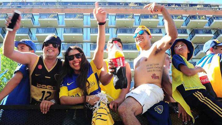 Los hinchas de Boca realizaron un banderazo para el equipo