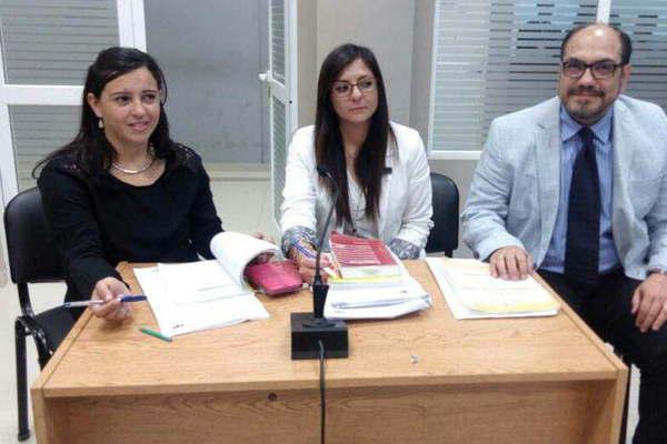 iquestDos asesinatos como viacutea para llegar al abuso u odio acumulado por antildeos