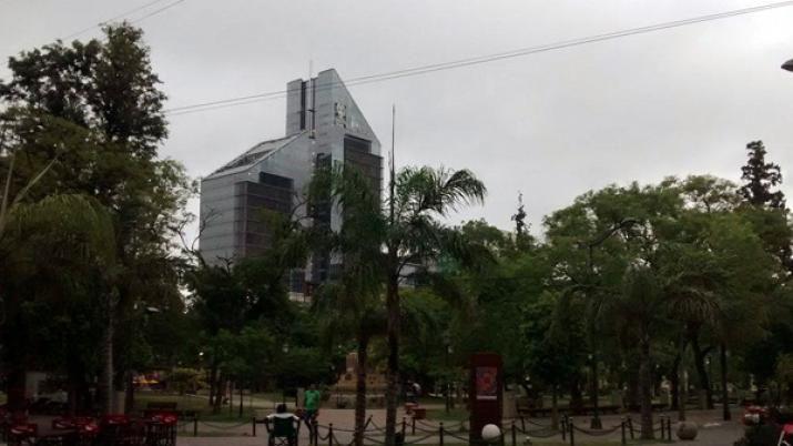 Se espera un lunes huacutemedo con posibles lluvias
