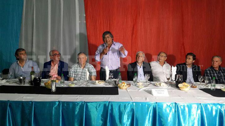 Con gran alegriacutea se realizoacute la cena por el Diacutea del Canillita