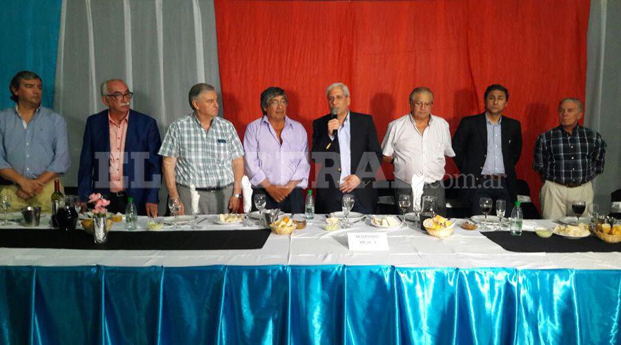 Con gran alegriacutea se realizoacute la cena por el Diacutea del Canillita