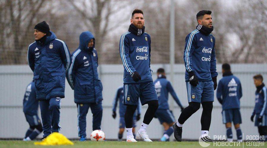 Con Lionel Messi la Seleccioacuten Argentina entrenoacute en Rusia
