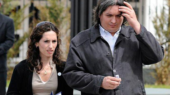 Duro escrache a la esposa de Maacuteximo Kirchner cuando saliacutea de un bar