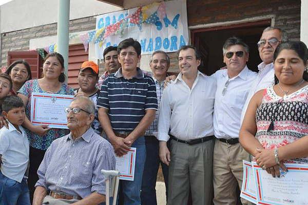 Maacutes de 10 mil viviendas se han entregado en todo el territorio