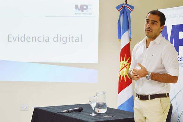 Fiscales de toda la provincia se capacitaron sobre Delitos Informaacuteticos- tratamiento e investigacioacuten
