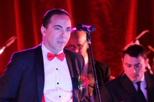 Cristian Castro- La vida de Sandro se refleja con la miacutea