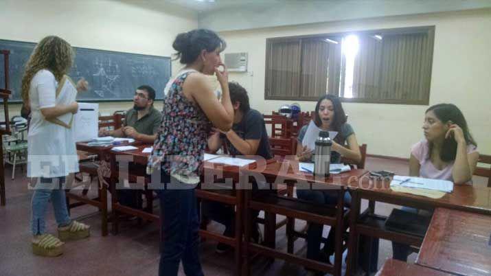 Maacutes de 800 alumnos eligen rector en la Unse