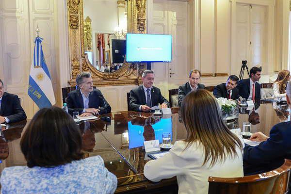 Macri presentoacute su reforma fiscal e impositiva a gobernadores- Vidal recibiraacute 20 mil millones