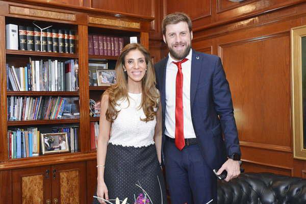 Santiago y Grooming Argentina coordinaraacuten acciones contra el ciberacoso a nintildeos y adolescentes