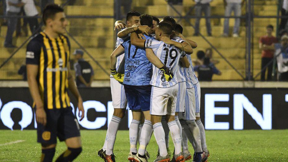 Atleacutetico Tucumaacuten vencioacute por penales a Central y se metioacute en la final