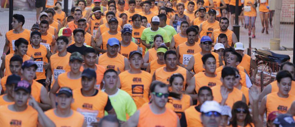 VIDEO Impactantes imaacutegenes de la largada del Maratoacuten Aniversario Diario El Liberal