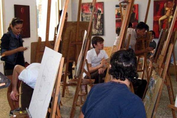 Inscriben para el Programa de Capacitacioacuten en Artes Visuales