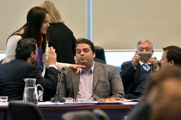 Unos 250 mil santiaguentildeos no estaacuten incluidos en el bono de fin de antildeo