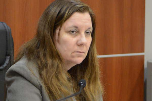 Ampliacutean detencioacuten de empleado de hogar por abuso de adolescente