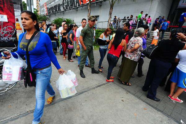 Calificadora de Estados Unidos declaroacute en default parcial la deuda externa de Venezuela