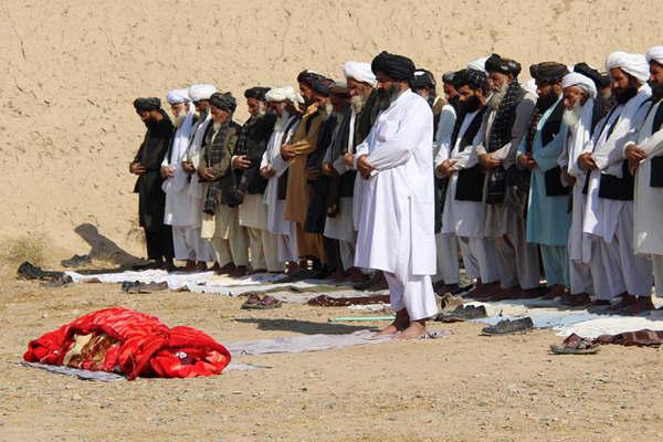 Ataques dejan al menos 22 policiacuteas y 45 talibanes muertos