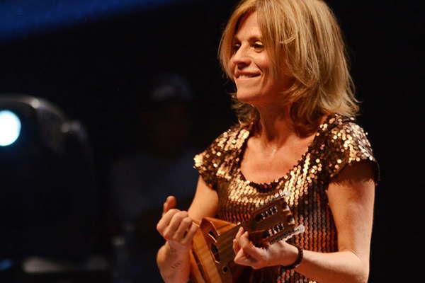 Morelo celebra 20 antildeos con No voy a cambiarte