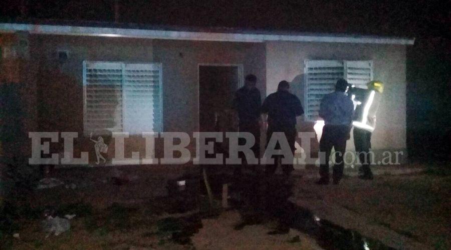Un incendio consumioacute una casa del barrio Beleacuten