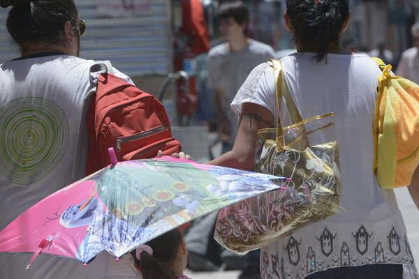 Ademaacutes de los ahogamientos piden cuidarse de los golpes de calor
