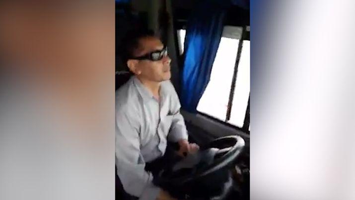 Subioacute a un colectivo y descubrioacute que era conducido por el asesino de su hijo